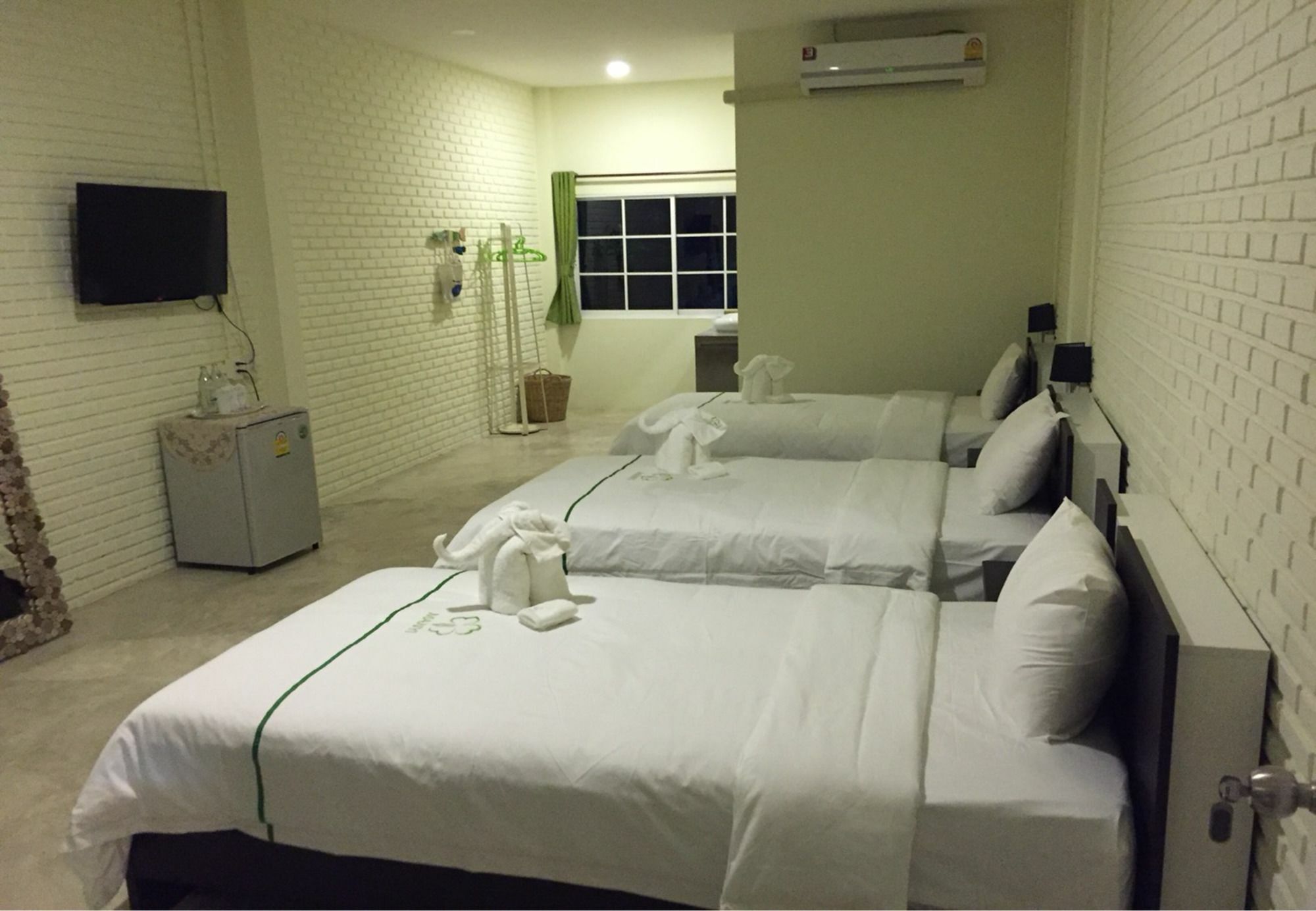 มันยี บูทิก เฮาส์ Hotel เชียงใหม่ ภายนอก รูปภาพ
