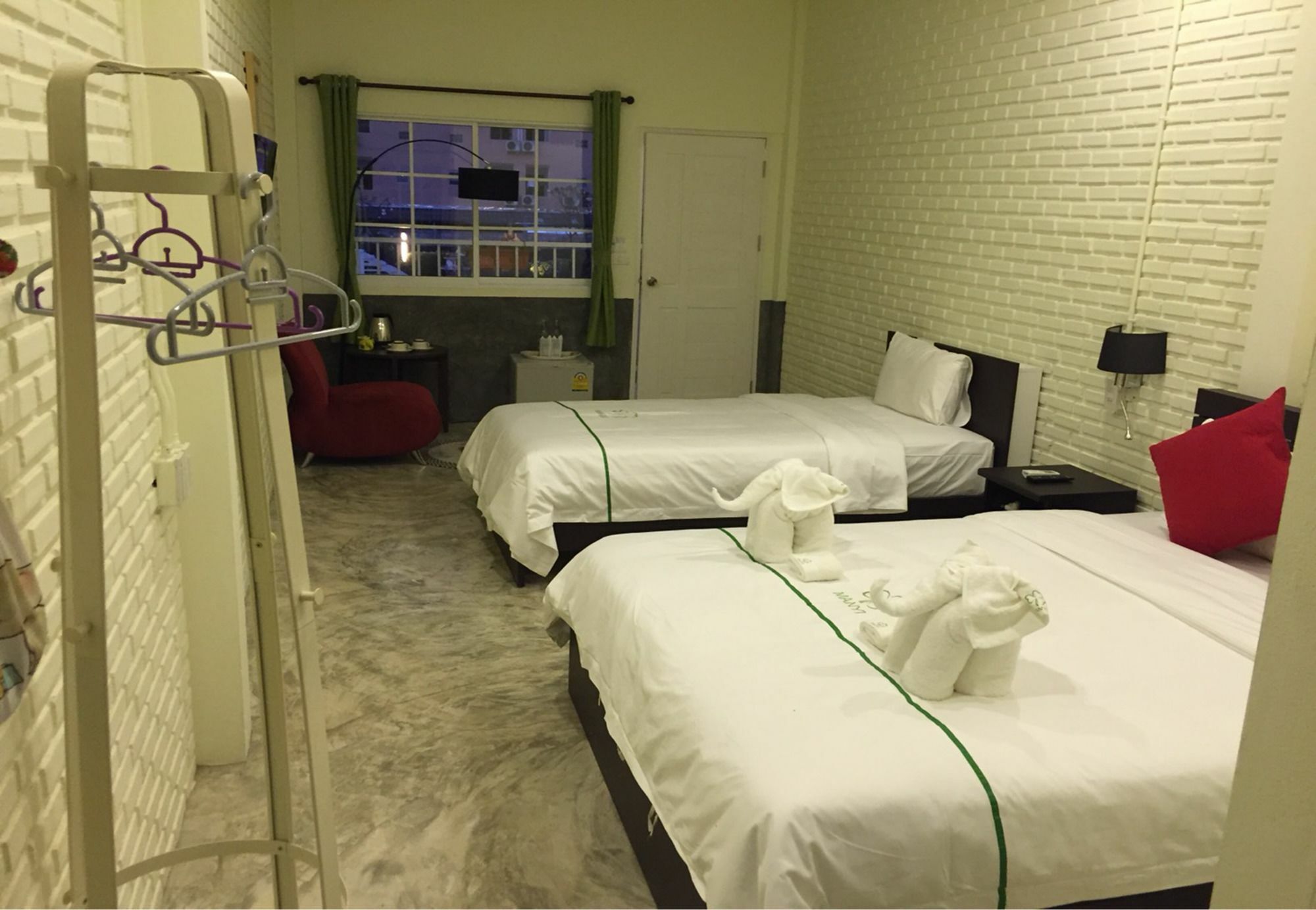 มันยี บูทิก เฮาส์ Hotel เชียงใหม่ ภายนอก รูปภาพ