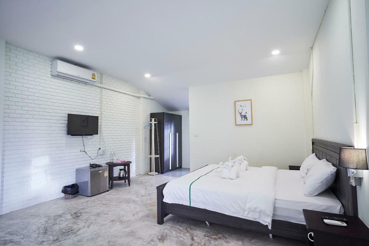 มันยี บูทิก เฮาส์ Hotel เชียงใหม่ ภายนอก รูปภาพ
