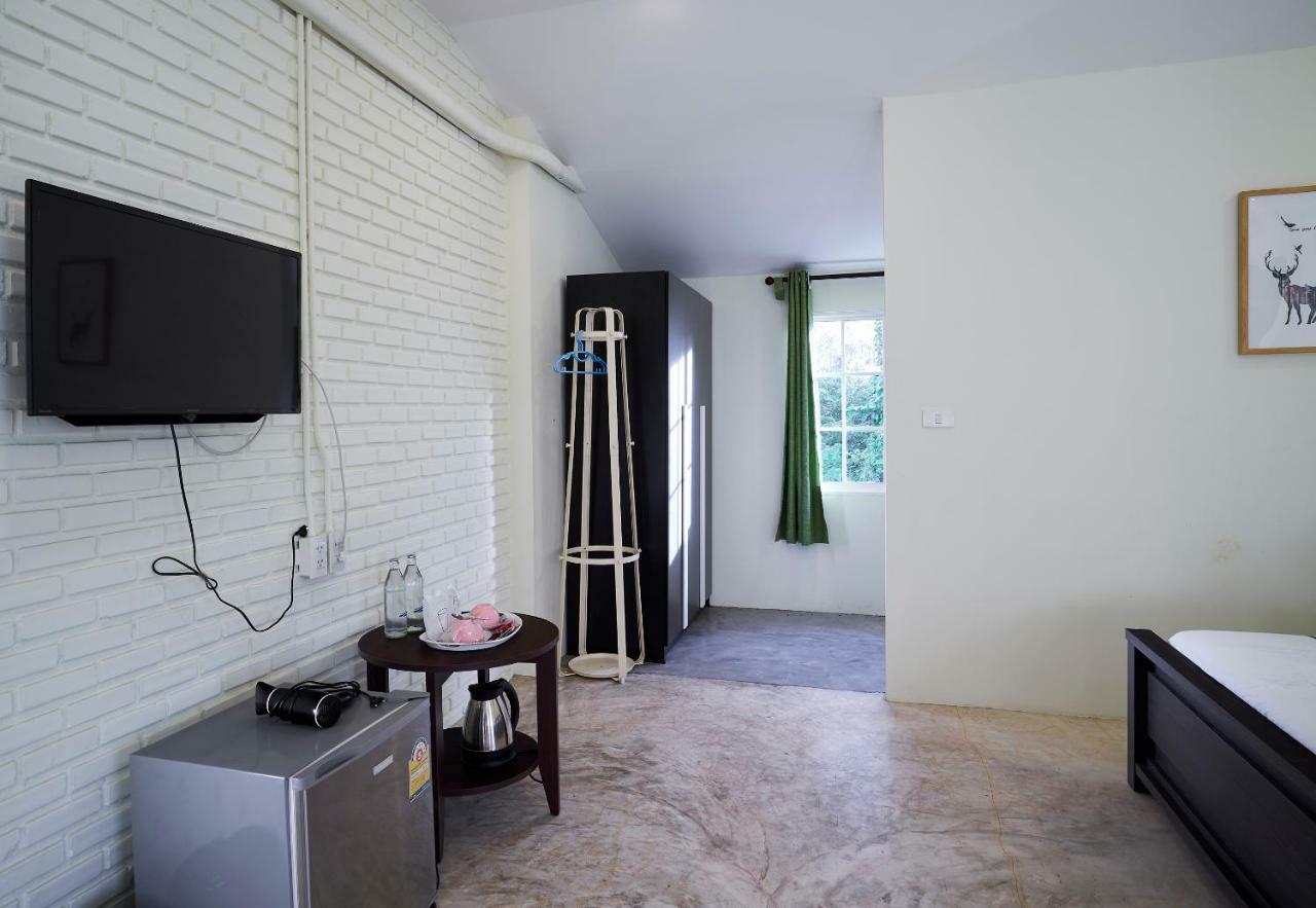 มันยี บูทิก เฮาส์ Hotel เชียงใหม่ ภายนอก รูปภาพ