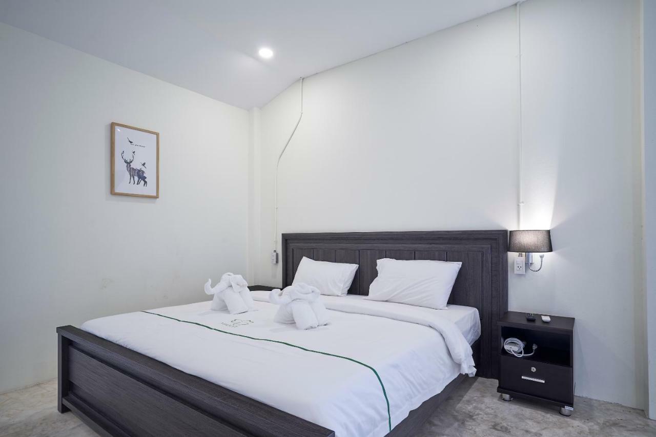 มันยี บูทิก เฮาส์ Hotel เชียงใหม่ ภายนอก รูปภาพ